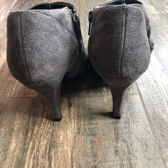 MOSSIMO faux suede scrunched shootie bootie peep toe heels size 6 - Picture 5 of 9